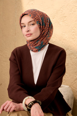 İnce Pamuk Soft Eşarp Antrasit–Soluk Turuncu–Petrol Yeşili Desenli Yumuşak
                Dokulu 90X90