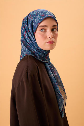 İnce Pamuk Soft Eşarp Gece Mavisi-Kırmızı Desenli Kaymaz Dokulu Tok Duruşlu
                90X90