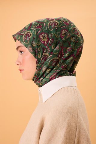 İnce Pamuk Soft Eşarp Yeşil-Fuşya Desenli Kaymaz Dokulu Tok Duruşlu 90X90 - Soft Eşarp - | Silk Home