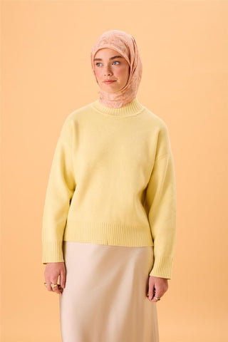 İnce Pamuk Soft Eşarp Yavruağzı-Ekru Desenli Kaymaz Dokulu Tok Duruşlu 90X90 - Soft Eşarp - | Silk Home
