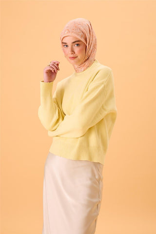 İnce Pamuk Soft Eşarp Yavruağzı-Ekru Desenli Kaymaz Dokulu Tok Duruşlu 90X90 - Soft Eşarp - | Silk Home