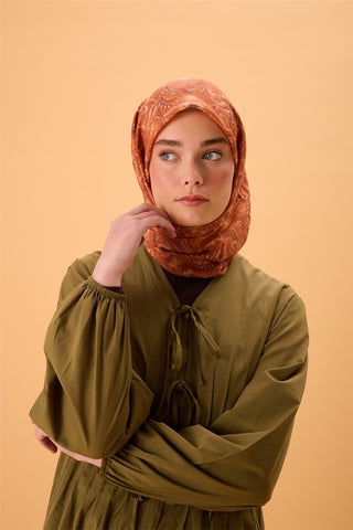 İnce Pamuk Soft Eşarp Koyu Turuncu-Kiremit Desenli Kaymaz Dokulu Tok Duruşlu 90X90 - Soft Eşarp - | Silk Home