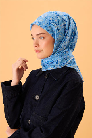 İnce Pamuk Soft Eşarp Gök Mavi-Saks Desenli Tok Duruşlu 90X90 - Soft Eşarp - | Silk Home