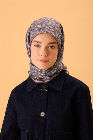 İnce Pamuk Soft Eşarp Soluk Mor-Lila Geometrik Desenli Tok Duruşlu 90X90
