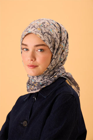 İnce Pamuk Soft Eşarp Antrasit Sarı Mavi Krem Vizon Desenli Kaymaz Dokulu Tok
                Duruşlu 90X90