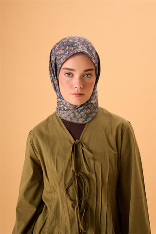İnce Pamuk Soft Eşarp Çimen Yeşili Patina Turuncu Gri Desenli Kaymaz Dokulu Tok Duruşlu 90X90 - Soft Eşarp - | Silk Home