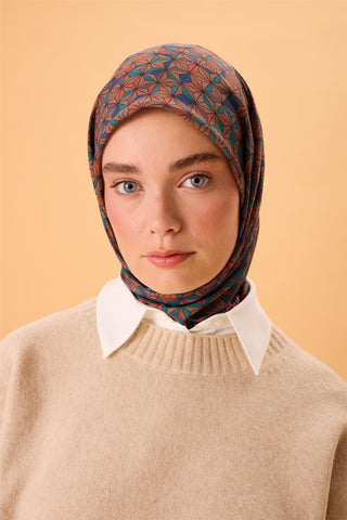 İnce Pamuk Soft Eşarp Koyu Vizon Turuncu Mavi Patina Desenli Kaymaz Dokulu Tok Duruşlu 90X90 - Soft Eşarp - | Silk Home