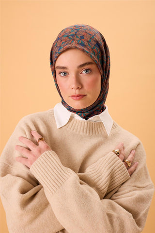 İnce Pamuk Soft Eşarp Koyu Vizon Turuncu Mavi Patina Desenli Kaymaz Dokulu Tok Duruşlu 90X90