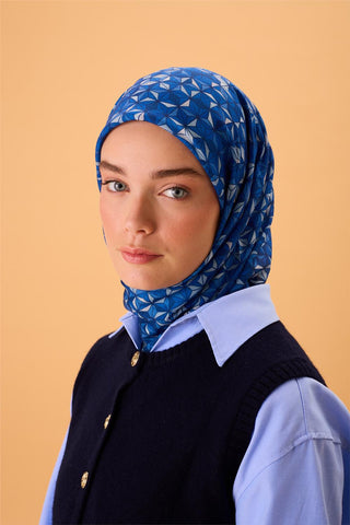 İnce Pamuk Soft Eşarp Saks-Gök Mavi-Buz Mavi-Lacivert Desenli Nefes Alan Kaymaz
                Dokulu 90X90