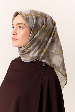 İnce Pamuk Soft Eşarp Vizon-Sarı Yaprak Desenli Nefes Alan Tok Duruşlu 90X90 - Soft Eşarp - | Silk Home