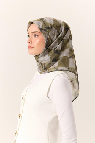 İnce Pamuk Soft Eşarp Kına Yeşili-Koyu Yeşil Desenli Kaymaz Dokulu Tok Duruşlu
                90X90