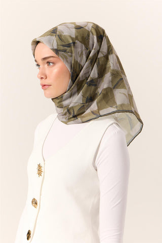 İnce Pamuk Soft Eşarp Kına Yeşili-Koyu Yeşil Desenli Kaymaz Dokulu Tok Duruşlu
                90X90