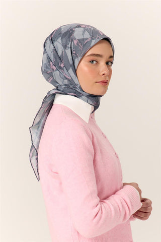 İnce Pamuk Soft Eşarp Gri-Gümüş Desenli Kaymaz Dokulu Tok Duruşlu 90X90 - Soft Eşarp - | Silk Home