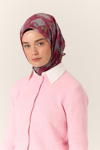 İnce Pamuk Soft Eşarp Pastel Pembe-Gri Desenli Kaymaz Dokulu Tok Duruşlu 90X90 - Soft Eşarp - | Silk Home