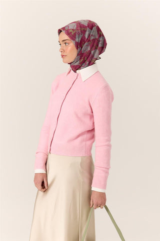 İnce Pamuk Soft Eşarp Pastel Pembe-Gri Desenli Kaymaz Dokulu Tok Duruşlu 90X90 - Soft Eşarp - | Silk Home