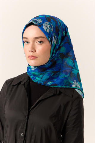 İnce Pamuk Eşarp Patina Yeşili Gece Mavisi Desenli Kaymaz Tok Duruşlu 90X90