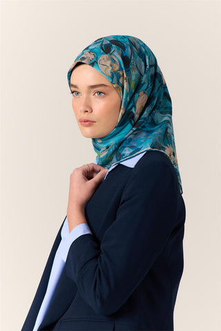 İnce Pamuk Soft Eşarp Gök Mavi-Bebe Mavi Desenli Kaymaz Dokulu Tok Duruşlu
                90X90
