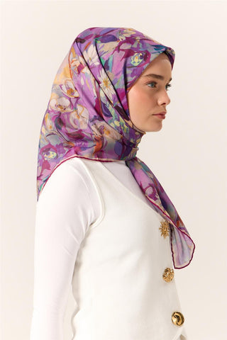 İnce Pamuk Soft Eşarp Lila-Parlak Turuncu Desenli Kaymaz Dokulu Tok Duruşlu
                90X90