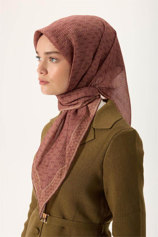 İnce Pamuk Soft Eşarp Soğan Kabuğu-Kiremit Bordo Desenli Kaymaz Dokulu Nefes Alan 90X90 - Soft Eşarp - | Silk Home