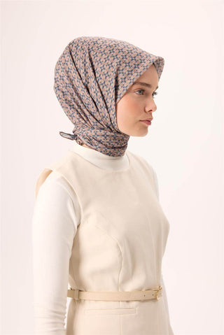 İnce Pamuk Soft Eşarp Gece Mavisi-Vizon Krem Desenli Kaymaz Dokulu Nefes Alan
                90X90