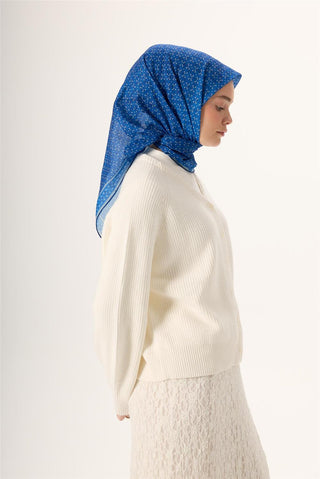 İnce Pamuk Soft Eşarp Mavi-Lacivert Desenli Tok Duruşlu Kaymaz 90X90