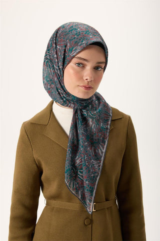 İnce Pamuk Soft Eşarp Gri-Patina Yeşili Desenli Tok Duruşlu Kaymaz 90X90 - Soft Eşarp - | Silk Home