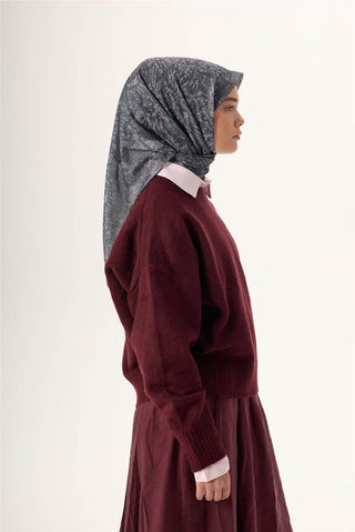 İnce Pamuk Soft Eşarp Gri-Füme Desenli Tok Duruşlu Kaymaz 90X90 - Soft Eşarp - | Silk Home