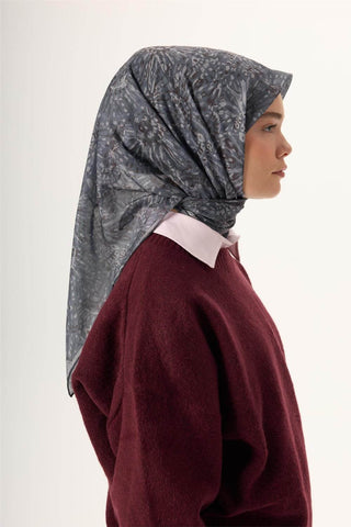 İnce Pamuk Soft Eşarp Gri-Füme Desenli Tok Duruşlu Kaymaz 90X90 - Soft Eşarp - | Silk Home