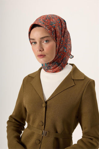 İnce Pamuk Soft Eşarp Koyu Turuncu-Turkuaz Desenli Kaymaz Dokulu Tok Duruşlu
                90X90