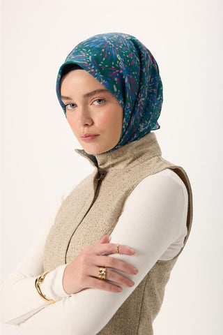 İnce Pamuk Soft Eşarp Petrol Yeşili-Pembe Desenli Kaymaz Dokulu Tok Duruşlu 90X90 - Soft Eşarp - | Silk Home
