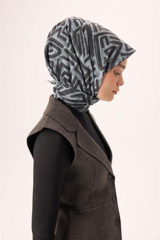 İnce Pamuk Soft Eşarp Gri-Gümüş Soluk Siyah Desenli Nefes Alan Tok Duruşlu 90X90