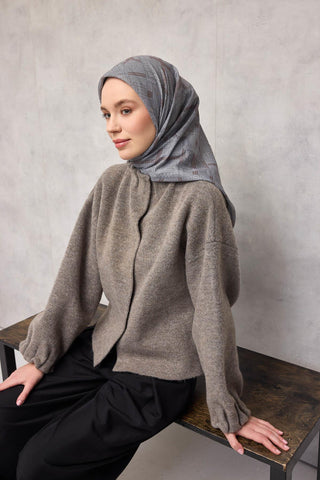 Pamuk Polyester Soft Eşarp Gri Geometrik Desenli Kaymaz Tok Duruşlu 90X90 - Soft Eşarp - | Silk Home