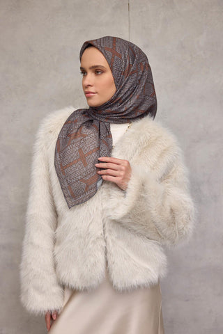 Pamuk Polyester Soft Eşarp Yağ Yeşili Geometrik Desenli Kaymaz Tok Duruşlu 90X90 - Soft Eşarp - | Silk Home