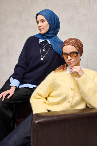 Cotton Polyester Soft Scarf, Grey and Blue, Geometric Pattern, Non-Slip, Firm Structure, 90x90 cm.