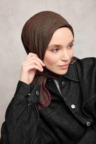 Pamuk Polyester Soft Eşarp Koyu Yeşil Geometrik Desenli Kaymaz Tok Duruşlu
                90X90
