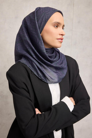 Pamuk Polyester Soft Eşarp Açık Gri Geometrik Desenli Kaymaz Dokulu Tok Duruşlu
                90X90