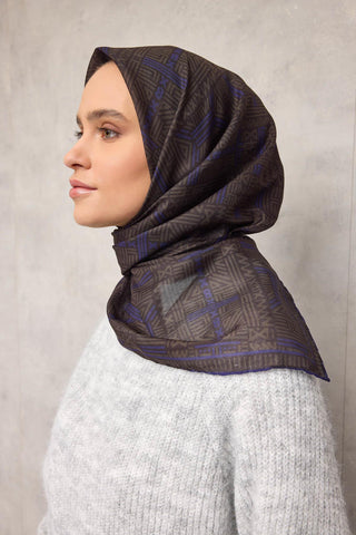 Pamuk Polyester Soft Eşarp Koyu Yeşil Geometrik Desenli Kaymaz Dokulu Tok
                Duruşlu 90X90