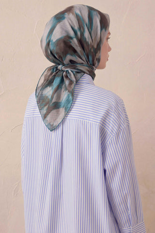 Cotton Blend Scarf, Silver Geometric Triangle Pattern, Soft Texture, Non-Slip, 90x90 cm.