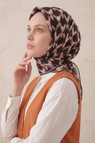 Cotton Blend Scarf, Silver Geometric Triangle Pattern, Soft Texture, Non-Slip, 90x90 cm.