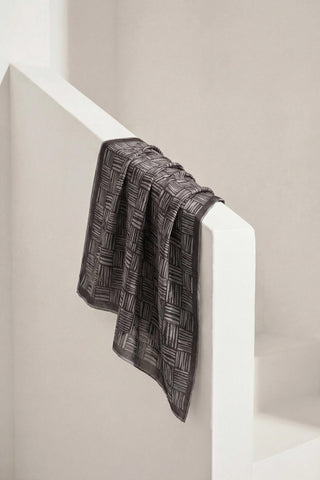 Pamuk Karışımlı Soft Eşarp Çizgi Desen Dumanlı Siyah 90x90 - Soft Eşarp - | Silk Home