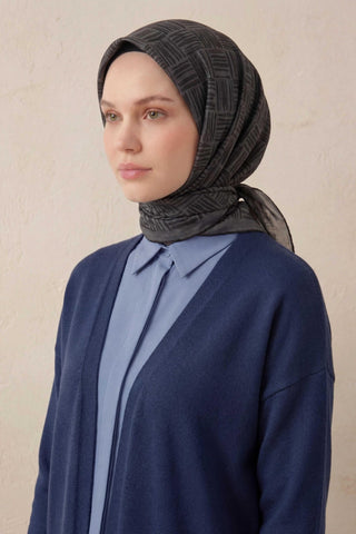 Pamuk Karışımlı Soft Eşarp Çizgi Desen Dumanlı Antrasit 90x90 - Soft Eşarp - | Silk Home