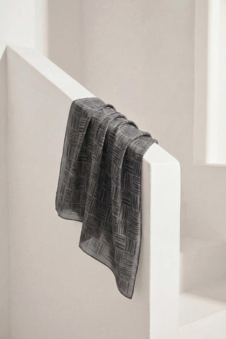 Pamuk Karışımlı Soft Eşarp Çizgi Desen Dumanlı Antrasit 90x90 - Soft Eşarp - | Silk Home