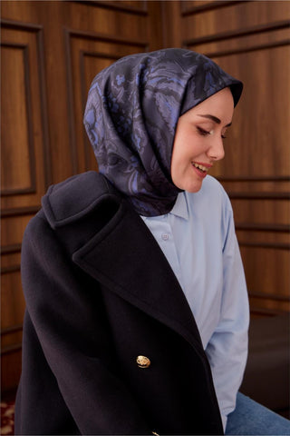Twill İpek Eşarp Koyu Lacivert-Siyah Desenli Tok Duruşlu 90X90