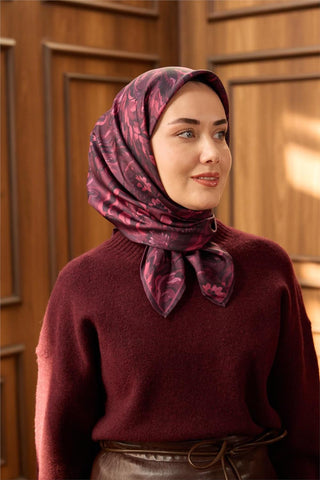 Twill İpek Eşarp Vişne-Siyah Desenli Tok Duruşlu 90X90