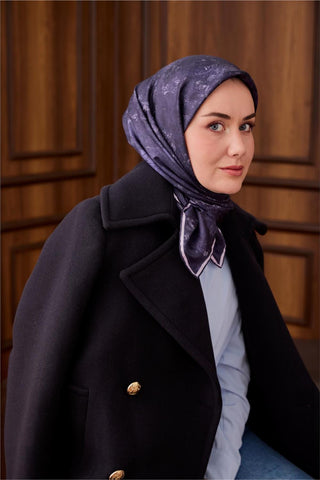 Twill İpek Eşarp Koyu Mor–Toz Pembe Desenli Tok Duruşlu 90X90