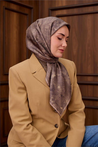 Twill İpek Eşarp Yeşil Kahve–Vizon Desenli Tok Duruşlu 90X90