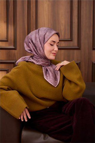 Twill İpek Eşarp Toz Pembe–Mor Desenli Tok Duruşlu 90X90