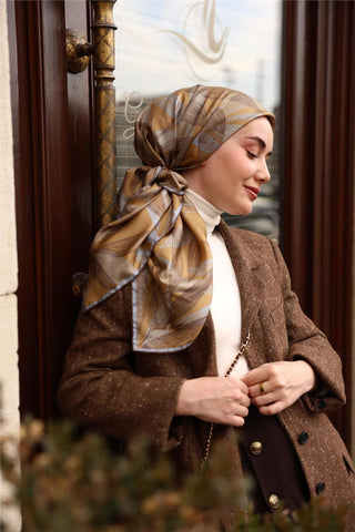 Twill İpek Eşarp İndigo-Sütlü Kahve Saman Geçişli Kaymaz Tok Duruşlu 90X90