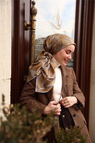 Twill İpek Eşarp İndigo-Sütlü Kahve Saman Geçişli Kaymaz Tok Duruşlu 90X90