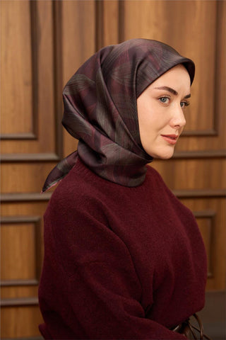 Twill İpek Eşarp Bordo-Vişne Yeşil Geçişli Kaymaz Tok Duruşlu 90X90